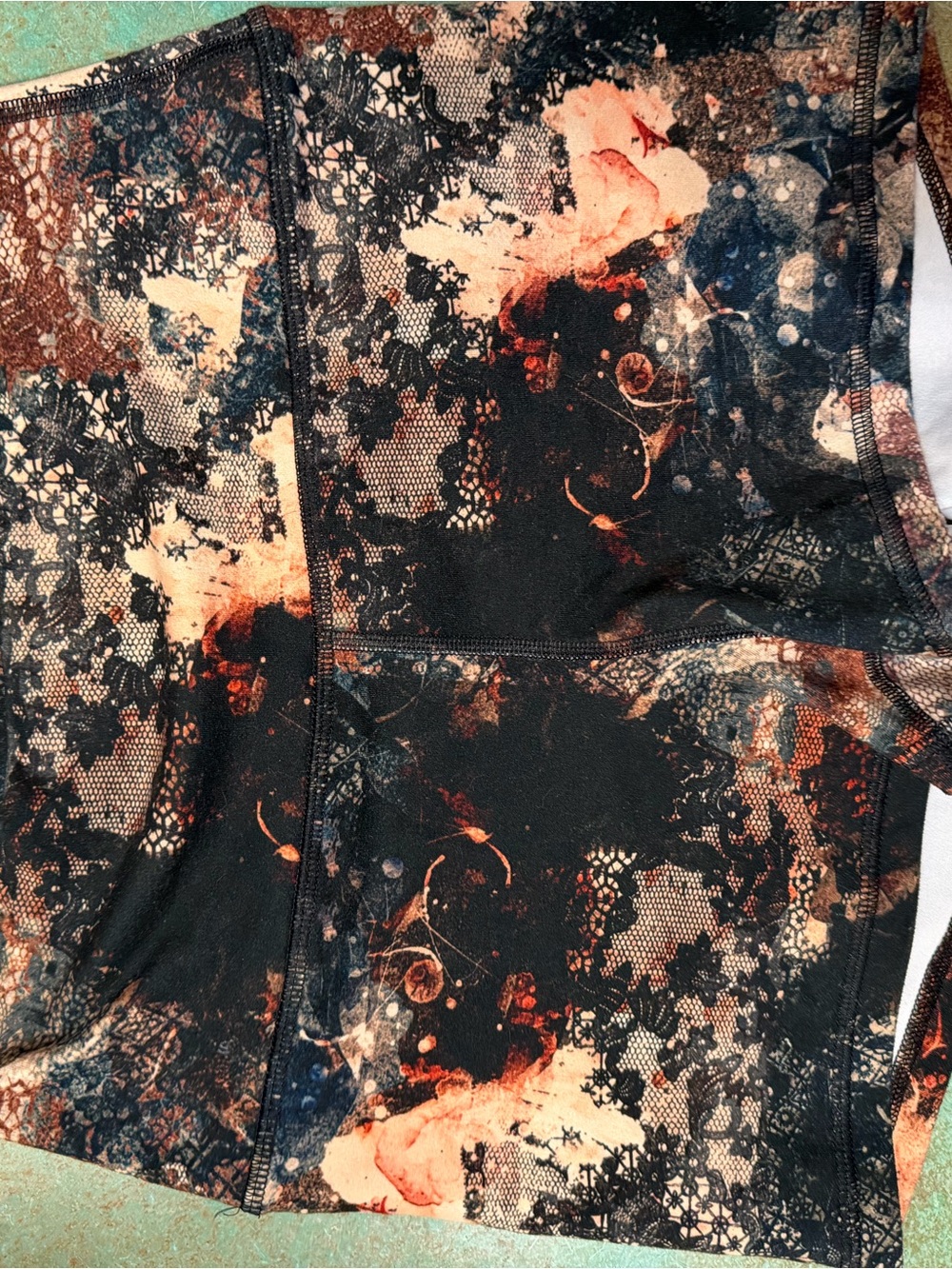 Printed Active shorts with Abstract Lace & Splash Pattern